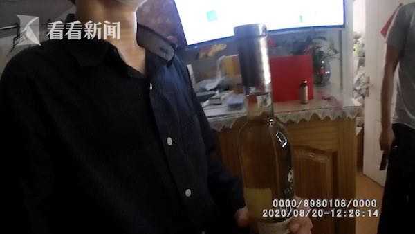 警方|参加慈善活动居然成窃贼！顺手牵羊葡萄酒被刑拘