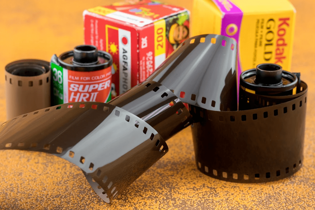 制药|140岁柯达，卖不出胶卷惨遭破产？竟靠跨界制药、卖衣服，重新复活！