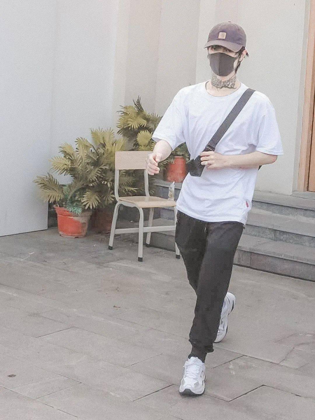 Air|现在不穿一双 LV 都不好意思说自己是 Sneakerhead?