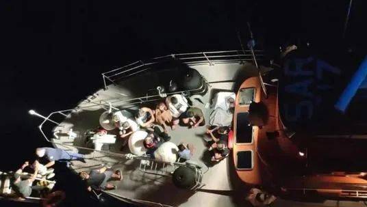视频｜一难民船在爱琴海沉没，中国货船勇救4
