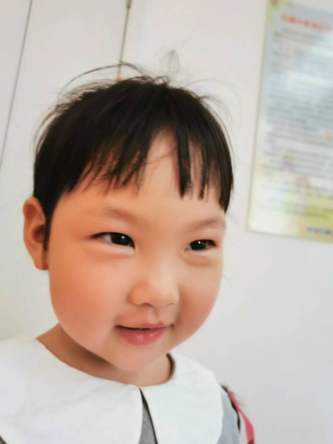 发呆的表情是哪个表情 ad517f3854424347a3adfa12a79411d2.jpeg