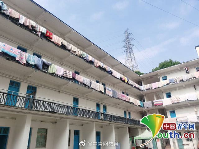 毯子|暖哭！高校为学生晒被子、发毯子，迎同学们回“家”