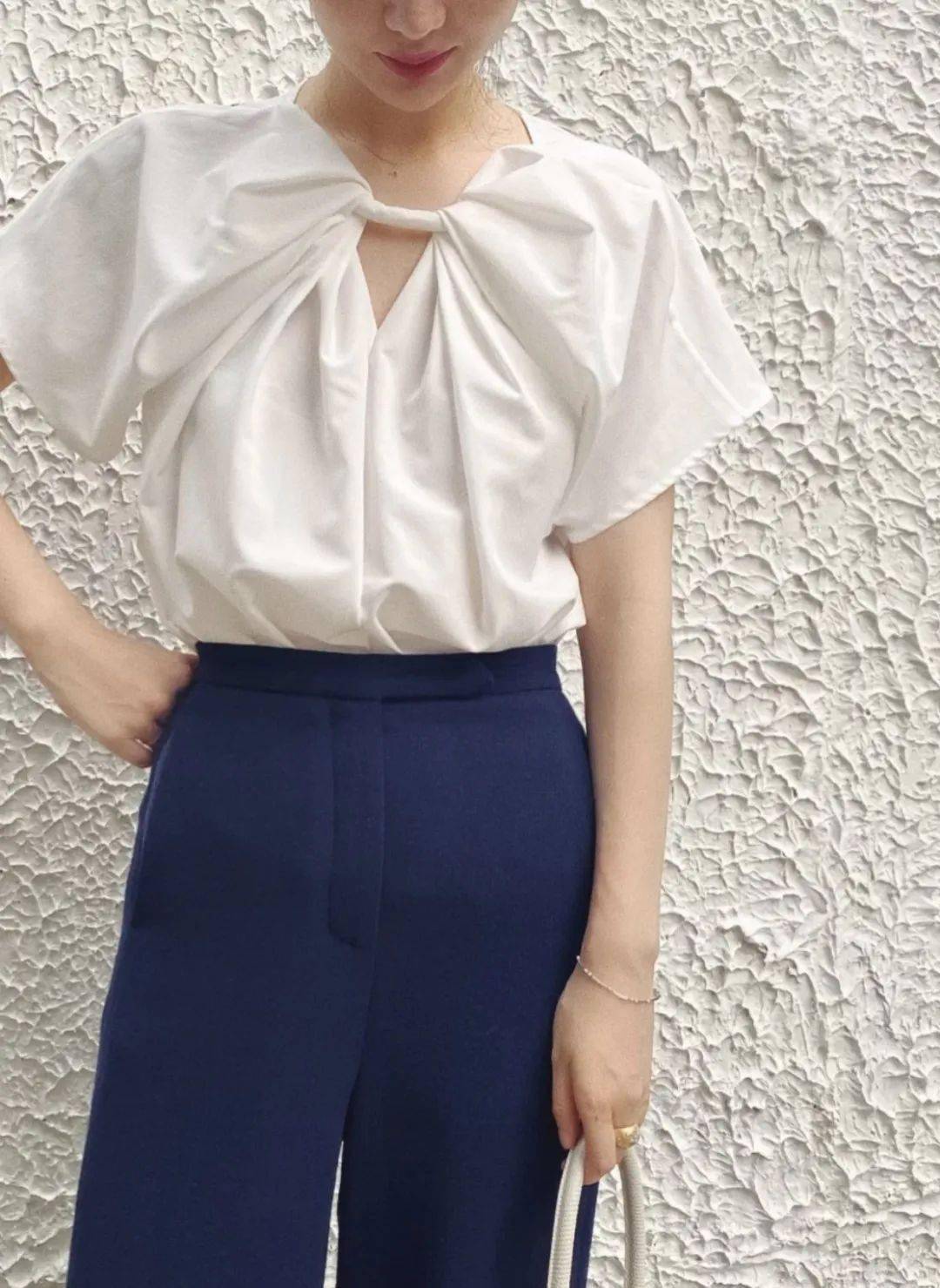 杜华|为什么霍汶希一出现，杜华女士就成了“华华子”？