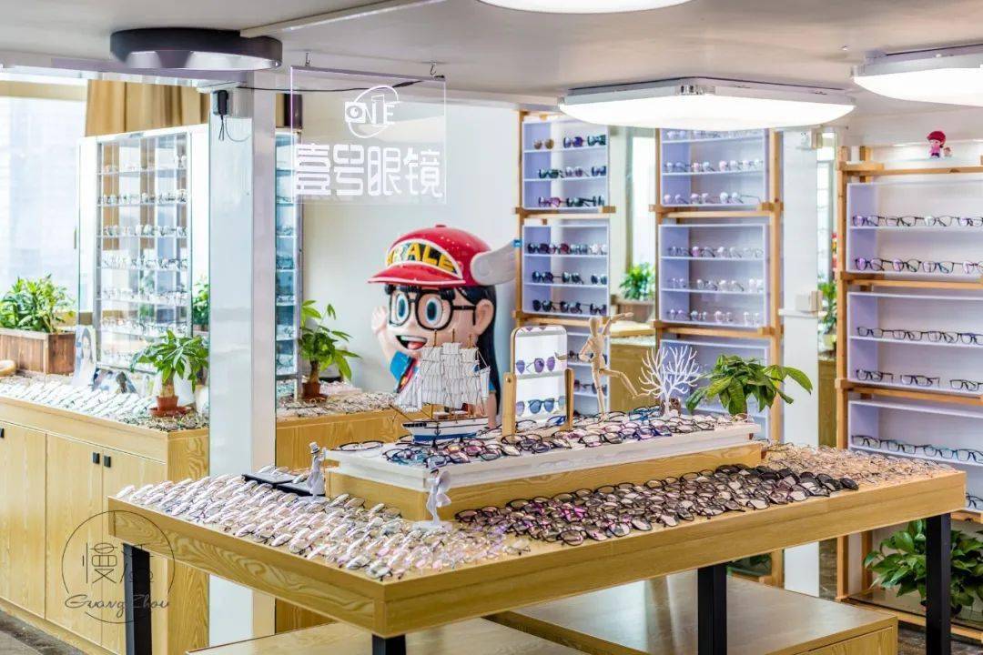 镜片|99元配防蓝光镜，告别“土黑框”和“啤酒瓶底”，高度近视应该这样挑眼镜！