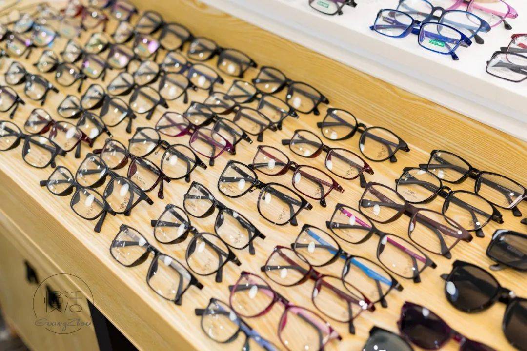 镜片|99元配防蓝光镜，告别“土黑框”和“啤酒瓶底”，高度近视应该这样挑眼镜！