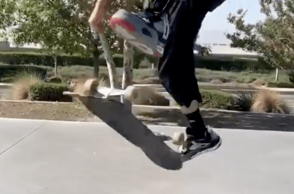 啥是滑板的动作 65cfe27a1d2649d09fd9948473e71828.png