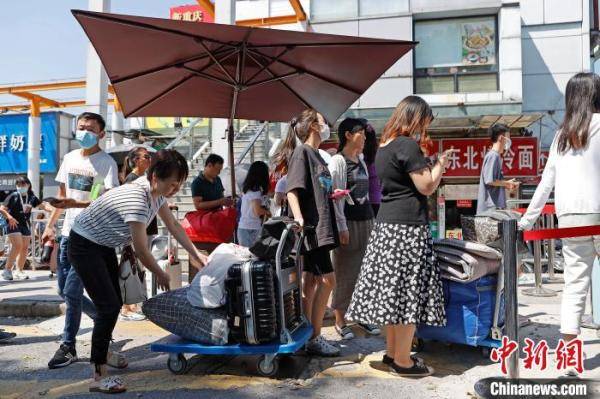 殷立勤|上海松江大学城迎“返校潮”