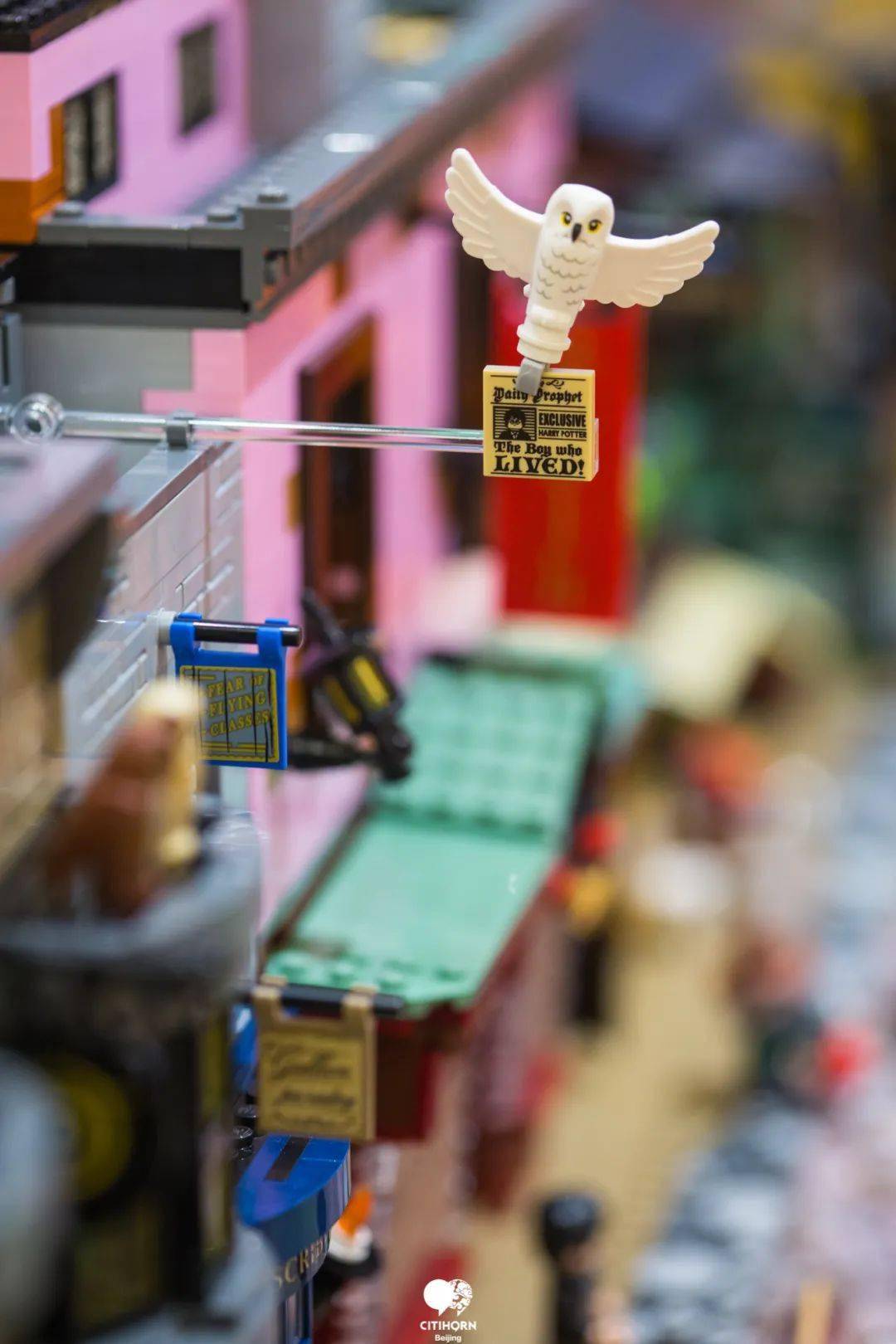 哈利波特|巫师们速来集合！乐高旗舰店要过生日啦，还把对角巷搬到了王府井！