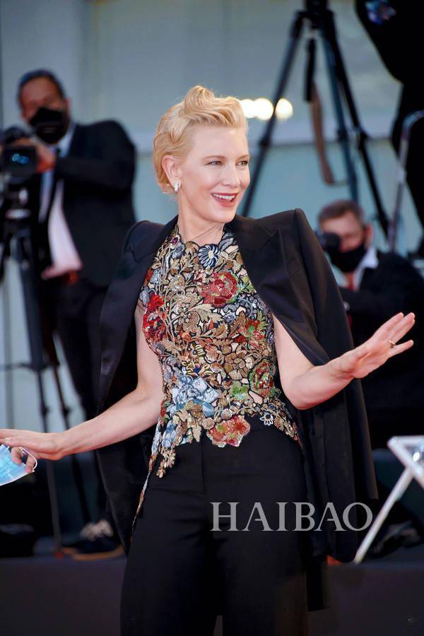 &|爆米花|哈里&梅根夫妇进军娱乐圈?Tilda和大魔王同台飙气场,谁赢了?