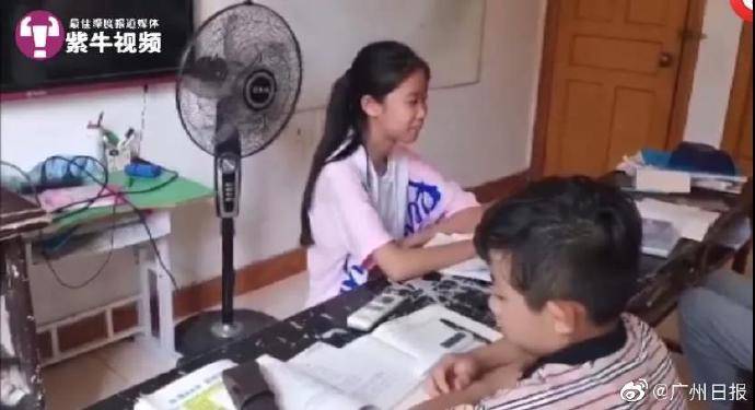 张易文|“天才少女”10岁上大专如今毕业 准备两年后考研