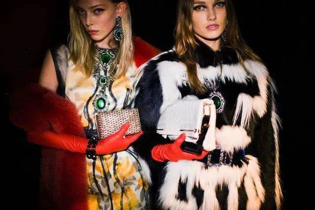 婚姻|“亿万名媛”芭芭拉·霍顿，用珠宝堆砌的一生