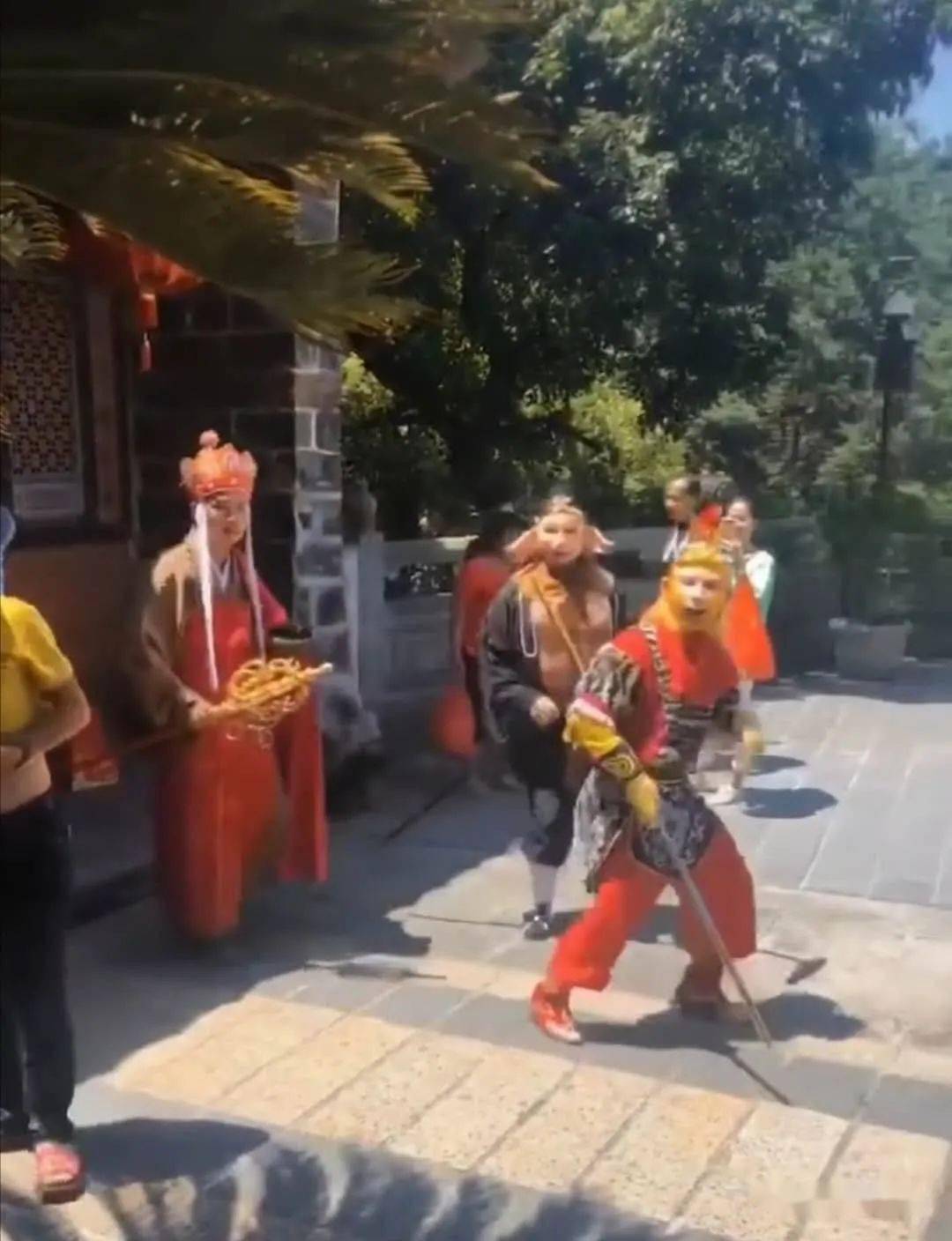 "唐僧师徒"到安溪清水岩"取经"了(内附视频)._四人