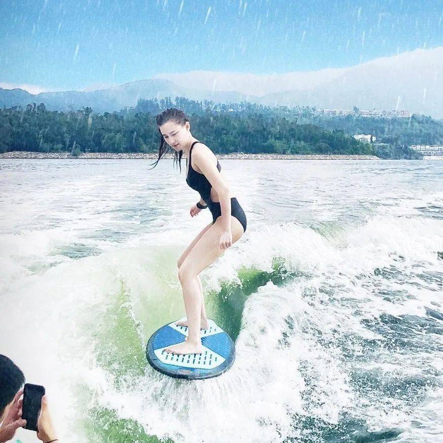 窦骁|赌王千金何超莲和窦骁要修成正果了？她可能是最“接地气”的大小姐了！