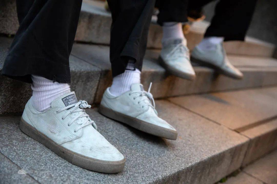 Scott|潮事 | Travis Scott 会抱着麦乐鸡块睡觉吗？