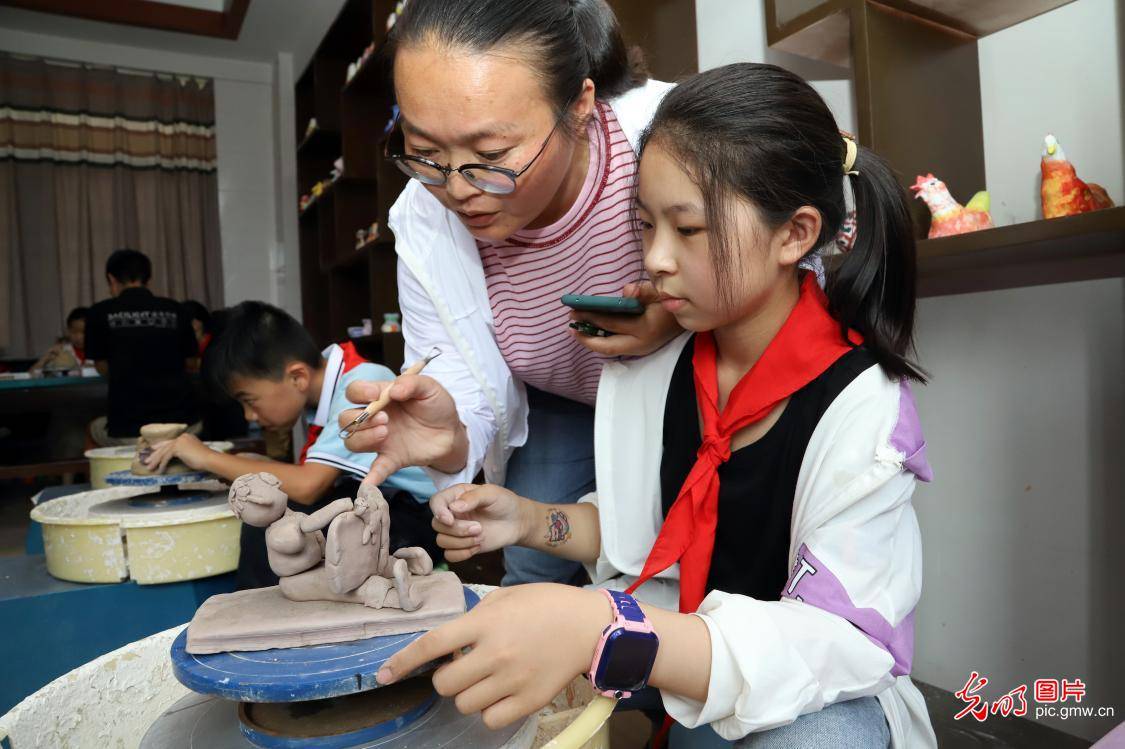 朱德富|泥塑学习进校园