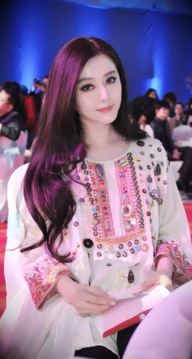 正方形脸|发型拯救不了你脸型，但配合穿搭就可以！