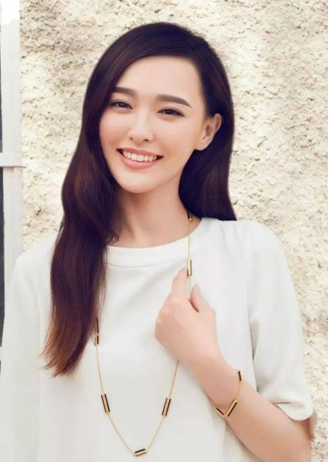 正方形脸|发型拯救不了你脸型，但配合穿搭就可以！