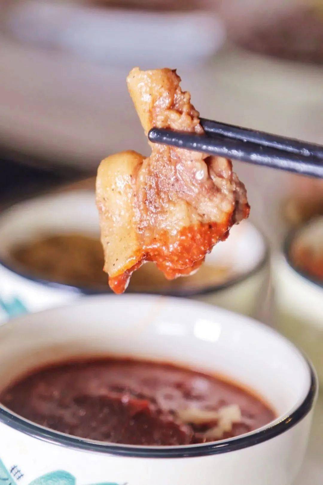 京皇|99元抢原价260元【京皇·南城石锅烤肉】2-3人餐！手切鲜牛/羊肉、风干肠、五花肉、鸡腿肉、鱼豆腐...