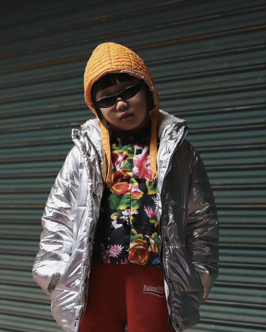 爸爸妈妈|月入10万，9岁＂权志龙＂爆火Ins，Chanel、Gucci争宠她： 现在的小学生太时髦了！