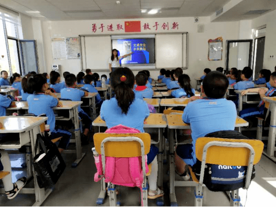 主题教育宣传片 f8b7eefc498a4c3ab40e05967331ffbf.png