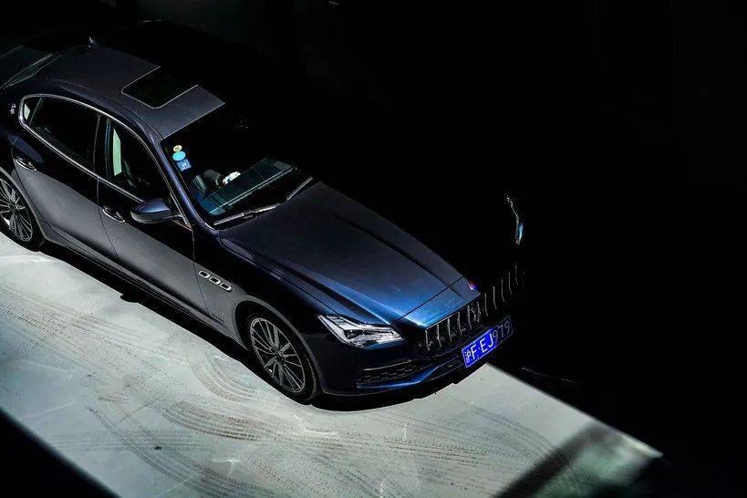 杰尼亚|男人爱性能，女人更爱奢侈品，霸道总裁最懂你心