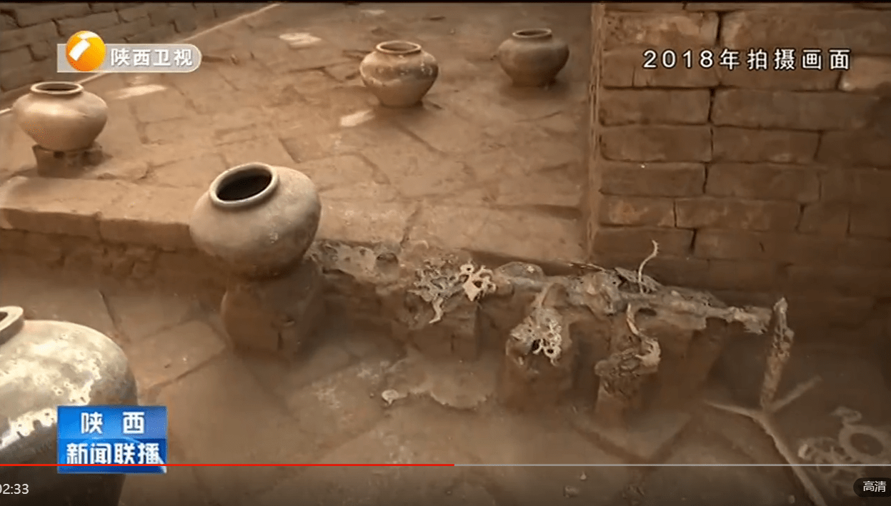 凤鸟|东汉青铜摇钱树被成功修复,树高110厘米,饰有凤鸟、玉璧、人物,造型独特而华丽,十分罕见!