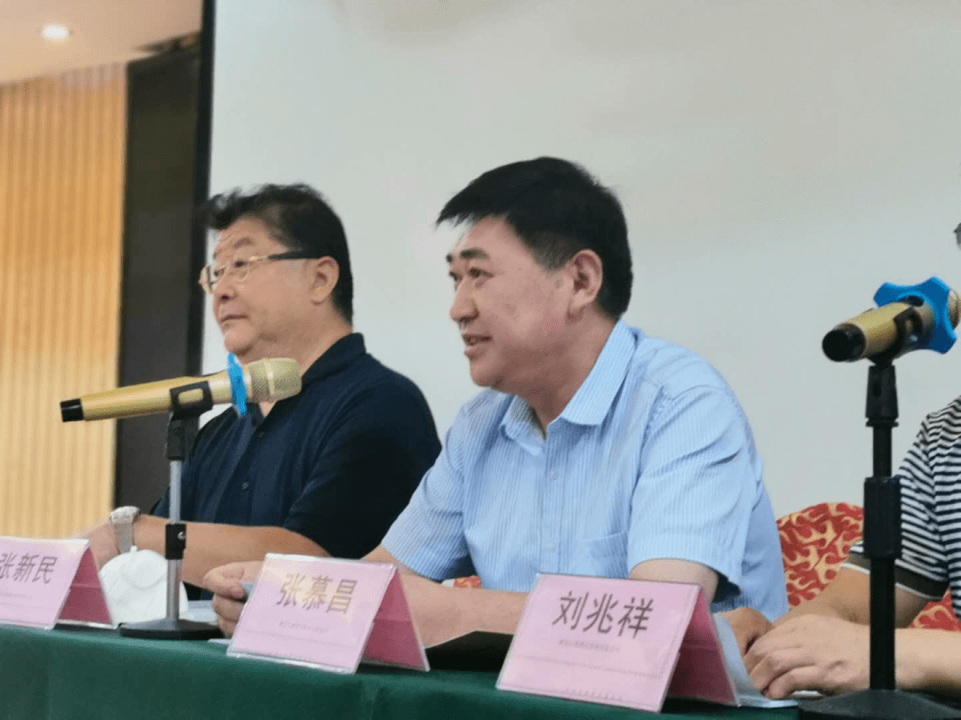 班由潍坊市民政局,潍坊市社会工作协会共同举办,市民政局副局长张幕昌