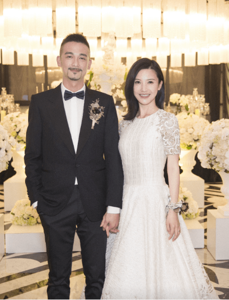 窦骁婚纱照_窦骁何超莲婚纱照(2)