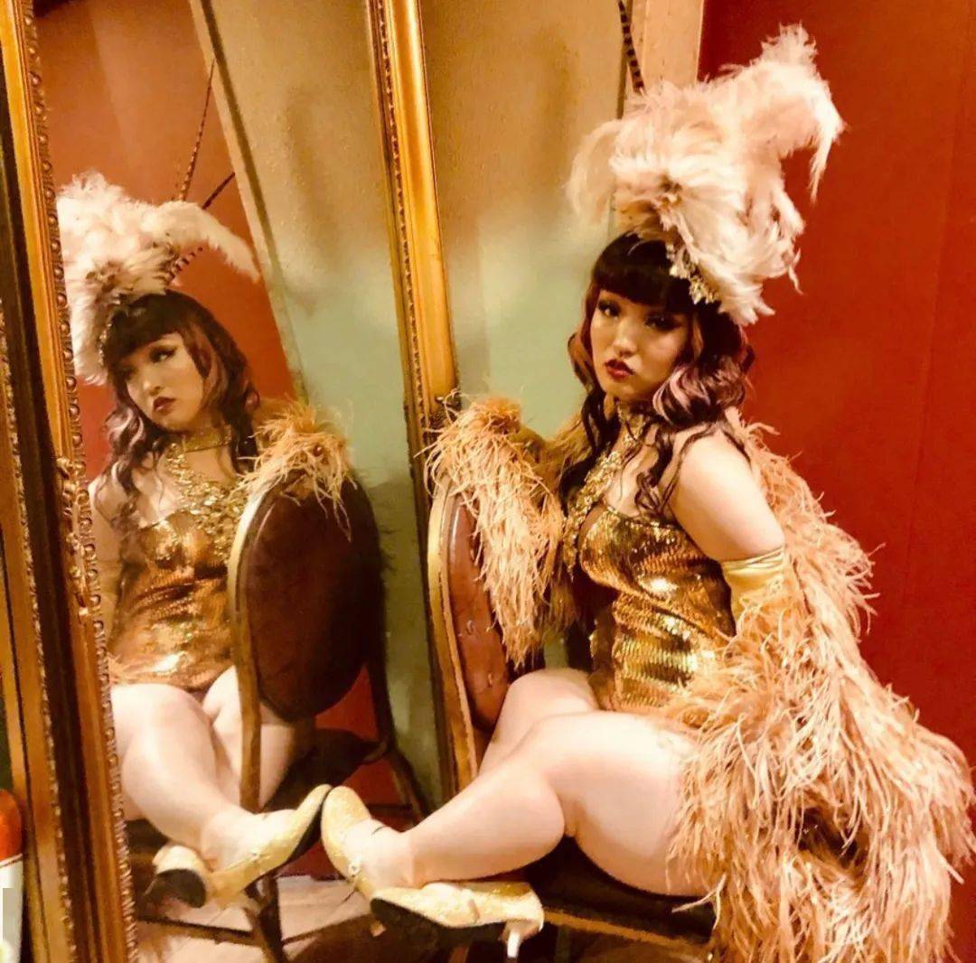 夜店|身高只有1.24m的侏儒女，却成了东京某夜店的最人气舞女，你不努力谁替你坚强？