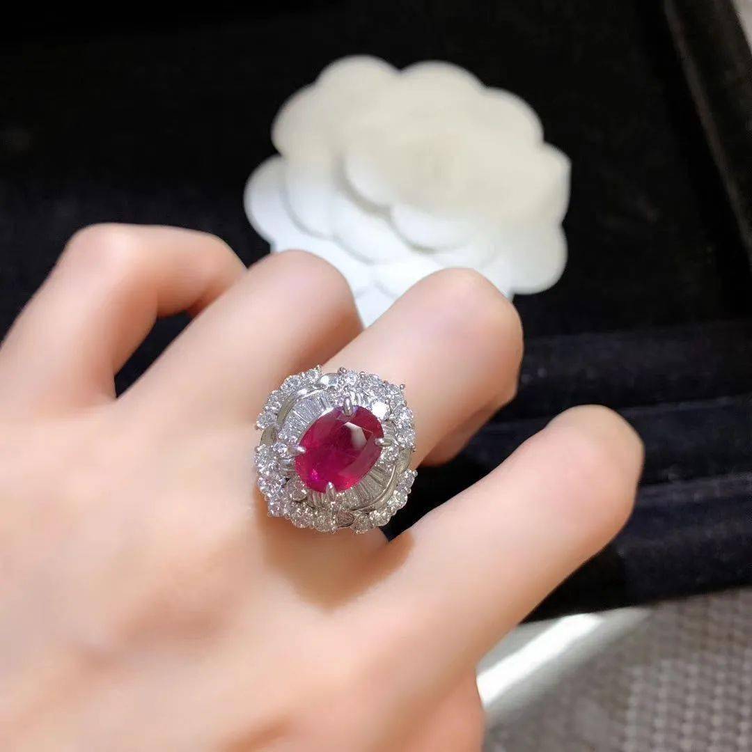 区别|女人戴珠宝和戴黄金首饰有什么区别？