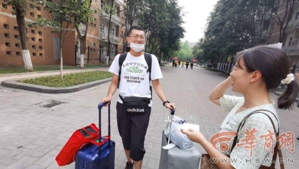 西安|西安一高校为新生设“独立报到奖”，上千人申请