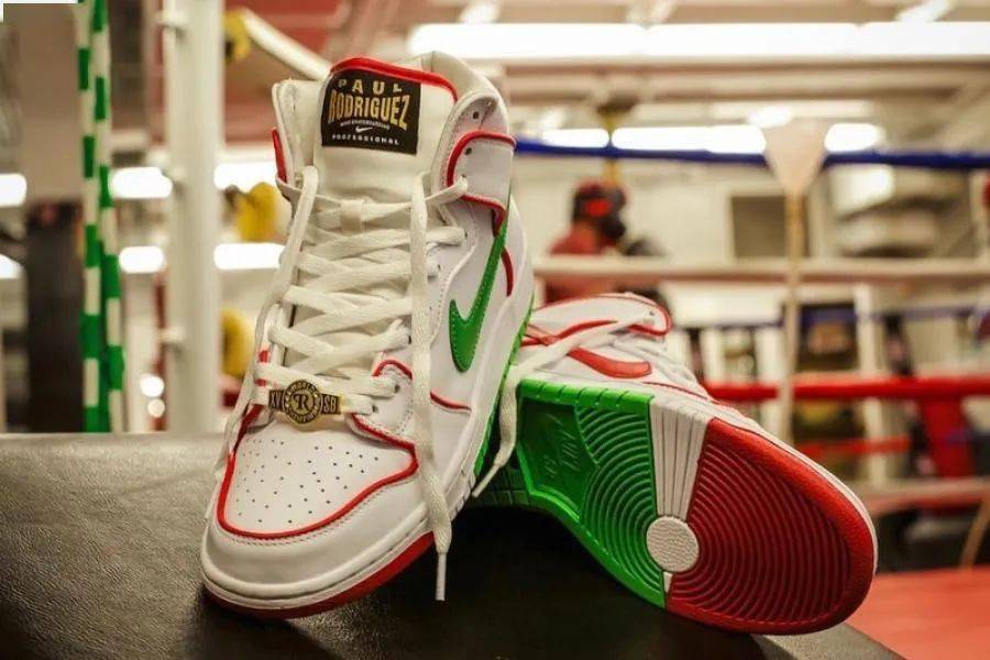 内容|中国新说唱 | 张靓颖公演现场失控忘词，到底是什么情况？！