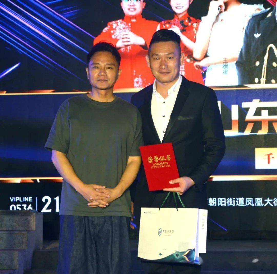 融合简约,洗练的现代主义风格以建筑艺术重新定义住境,精工细琢打造建