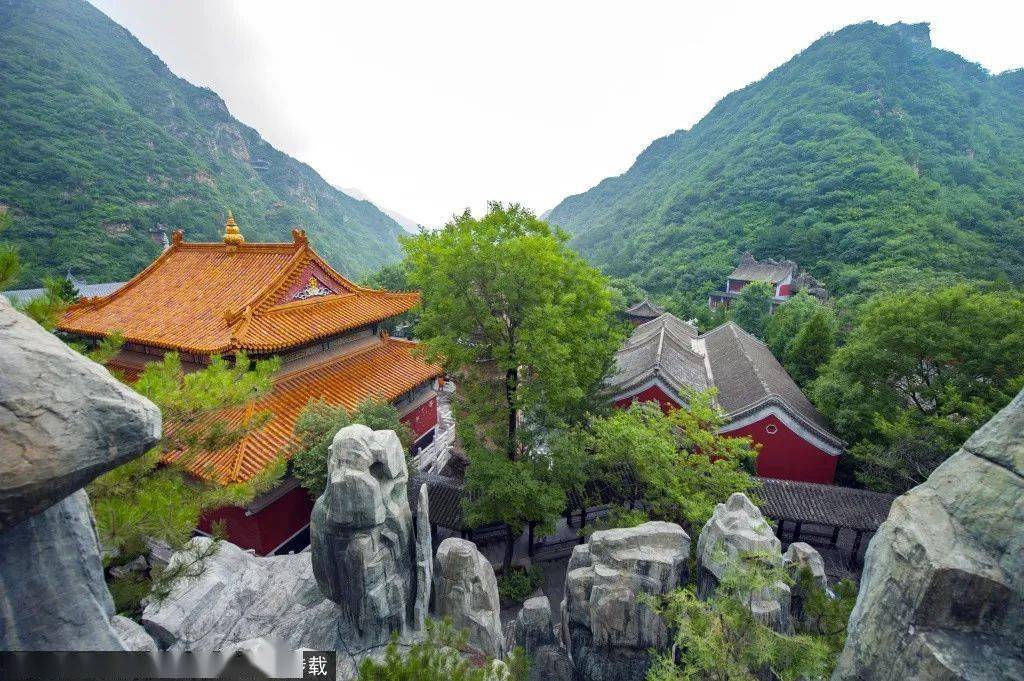 这座藏在京郊的深山古刹,悄悄美了900多年!堪比世外桃源!
