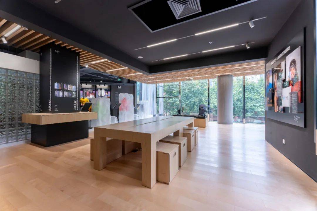 Outdoor|飞向「潮流」一端的ARC'TERYX始祖鸟,还有什么值得我们去探索