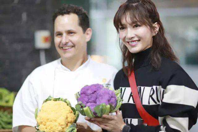 脸型|换个刘海老十岁？千万不要被这个发型给坑了...