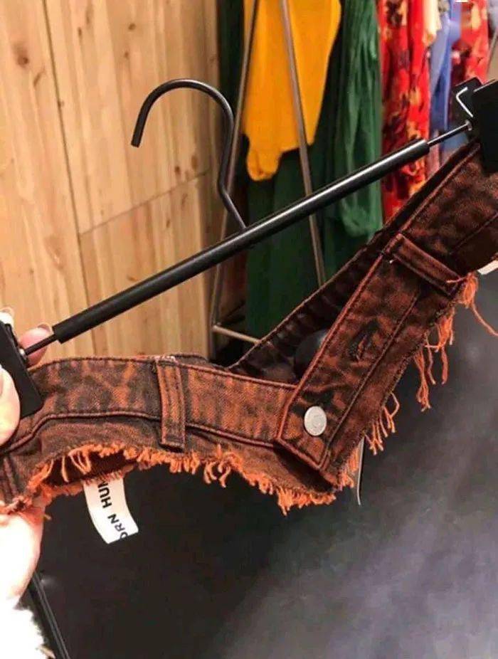 设计的|这衣服是鬼设计的吗？已经跟不上潮流了？