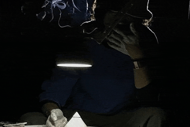 辛勤学习,坚持高温窑变色釉的研究, 千万次尝试,终有如梦似幻的窑变