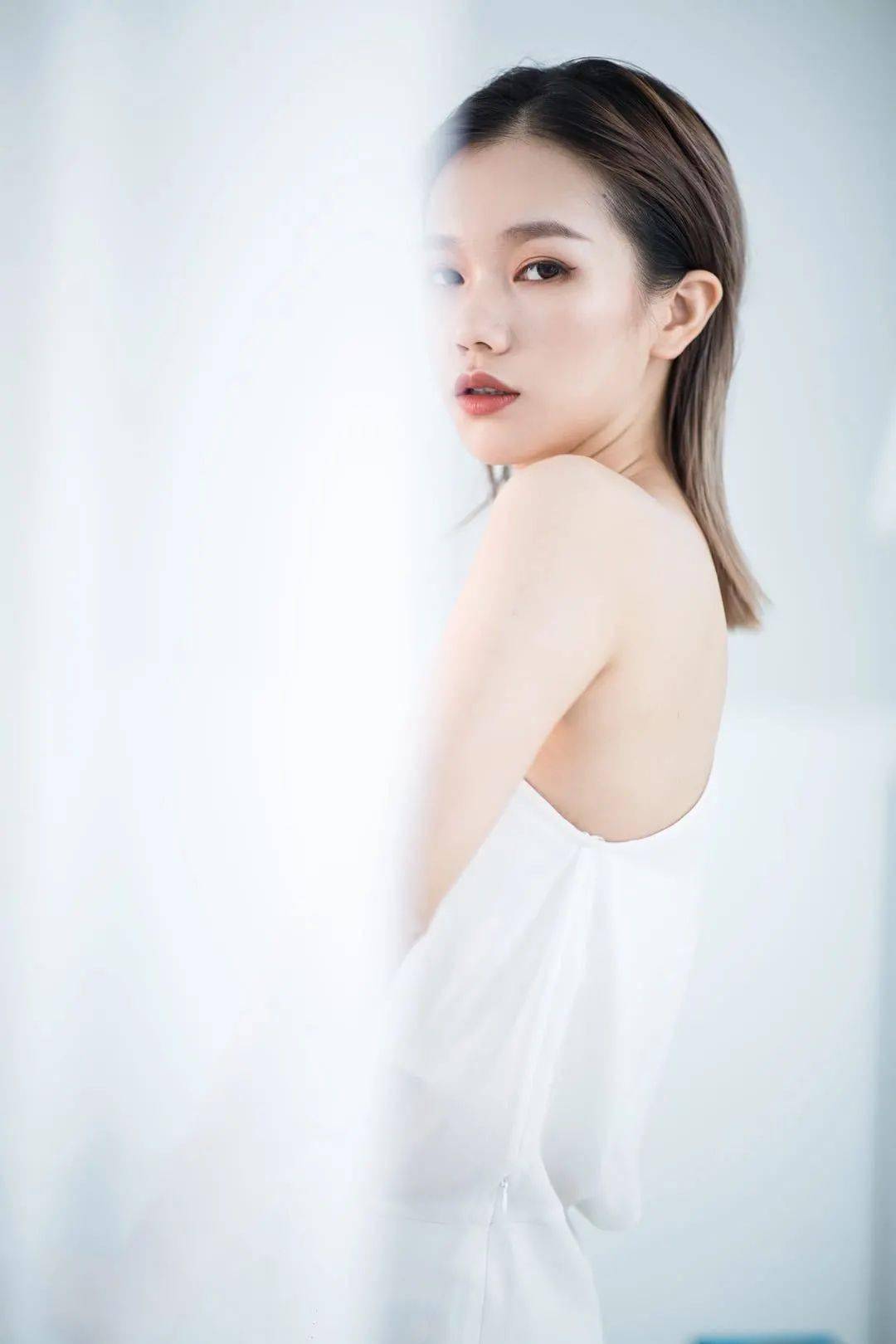 时尚|孟佳成团后时尚资源好到逆天 还不是因为私下这些“小动作”！