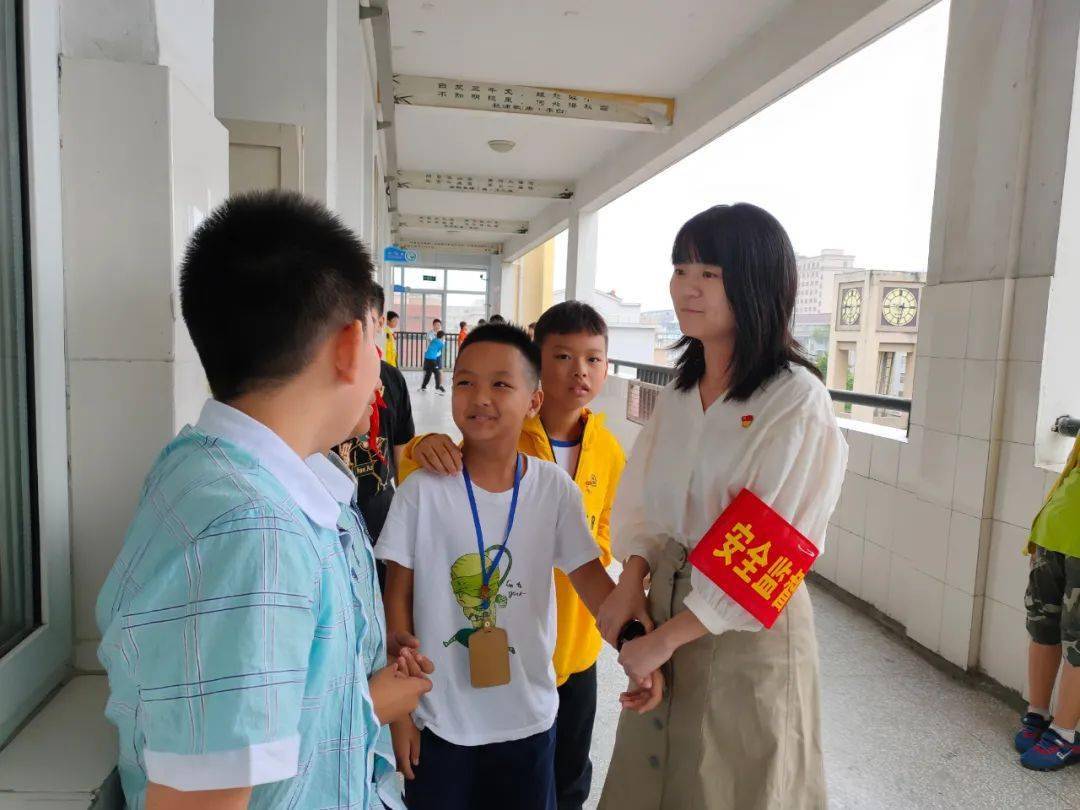 不忘育人初心牢记教师使命仙居县第七小学党支部开展红烛先锋双亮日