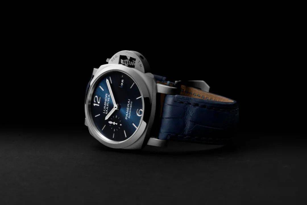 制表|午夜表情 | 终于等来了今年第一场表展,大家都卯足了劲儿。