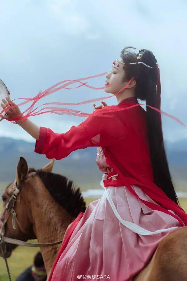 作品|美出天际风格多样，知竹、姬小妖、阿昊?，谁是2020抖音上最受欢迎的汉服摄影师！