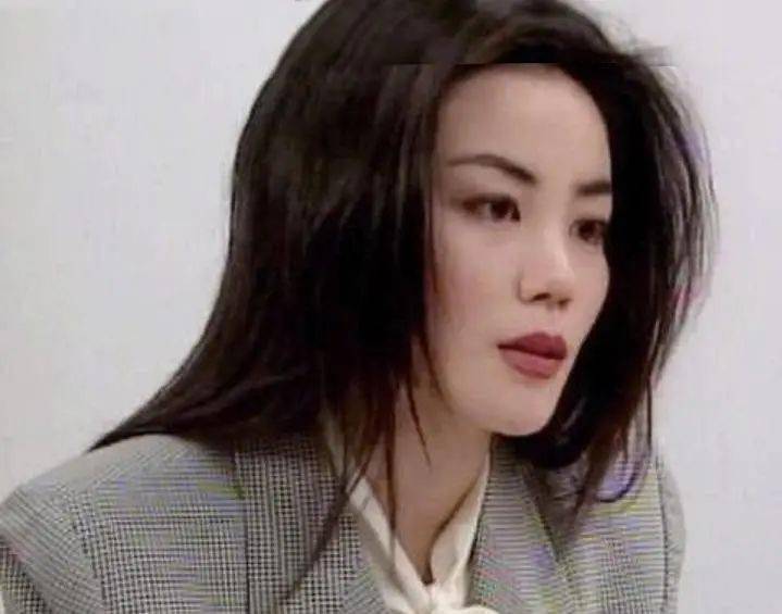 钟丽缇|为什么51岁的王菲比50岁的钟丽缇看着年轻？