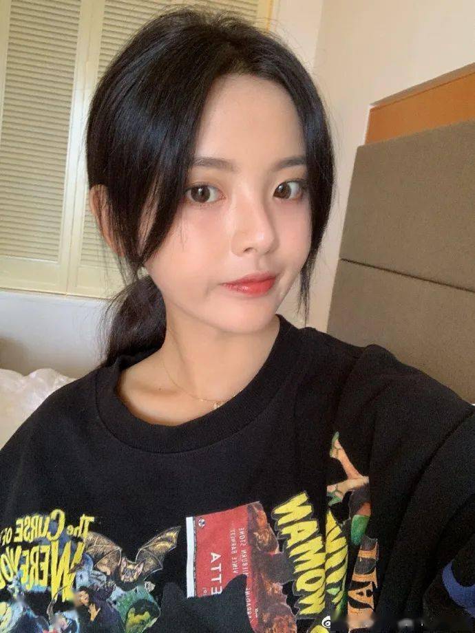 超越|演技在线的杨超越,皮肤也时刻水润!