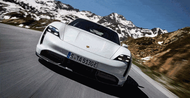 世界并不知道它需要怎样的跑车, 直到1963年第一部保时捷的诞生.