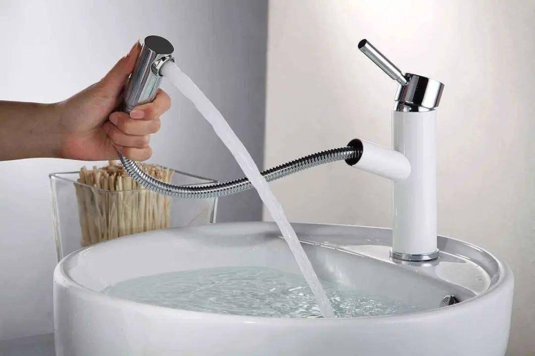 怎么用桶做个洗头器 9e1d235de6174b4fb05a70fde6488d7c.jpeg