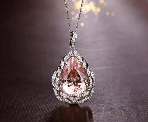 摩根|杨杨：都是3个孩子的妈了，还这么少女？凯特王妃的冻龄秘密是…