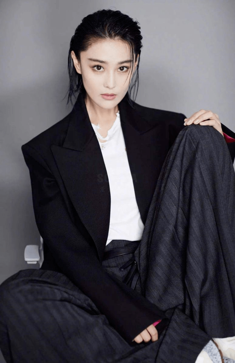 pick|总沦为人群背景板？自带感染力的天赋美人，为什么都pick这种风格？