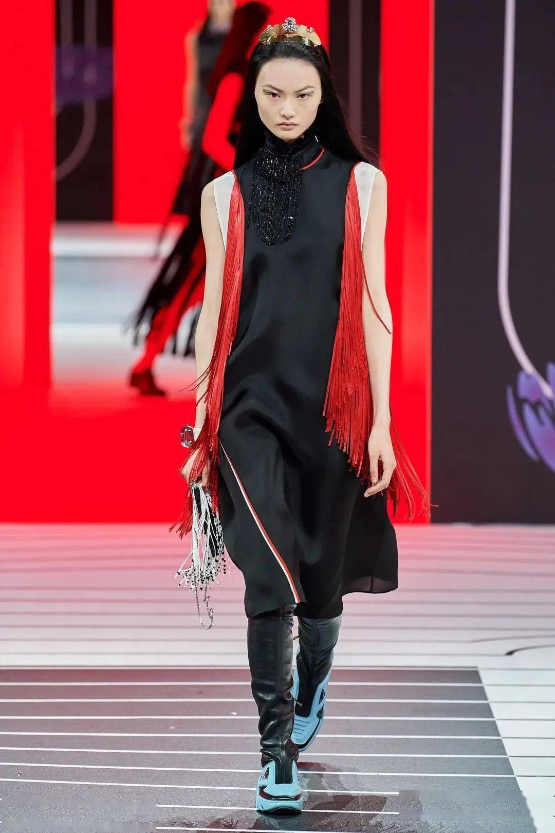 什么是流苏的衣服 4ae02e34cb6348369c94bc261d2bb6ea.jpeg