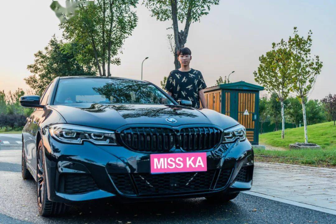 bmw325liM运动,bmw325liM运动 喜提宝马325li 耀夜运动版,外观,内饰,油耗太惊喜,但低速顿挫很难受.